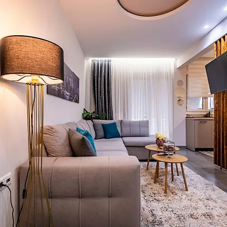 Ellywood Apartment Thessaloniki