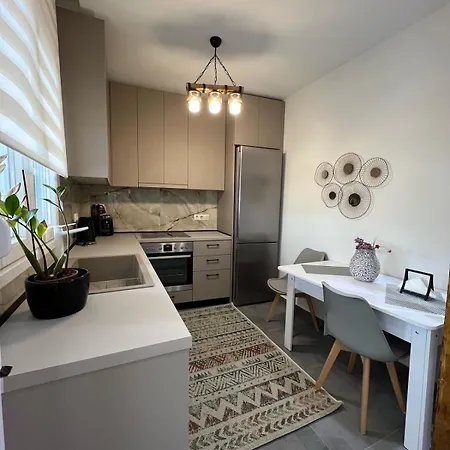 Ellywood 테살로니키