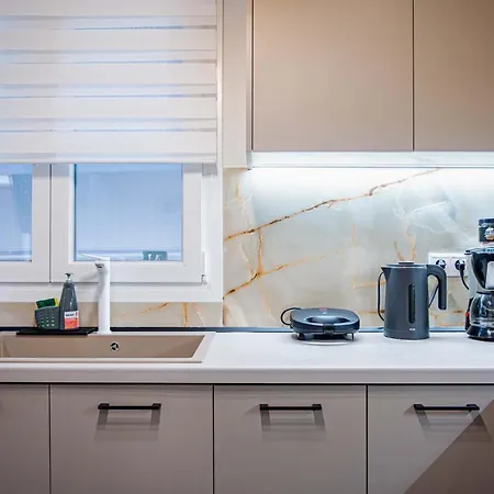 Ellywood 테살로니키