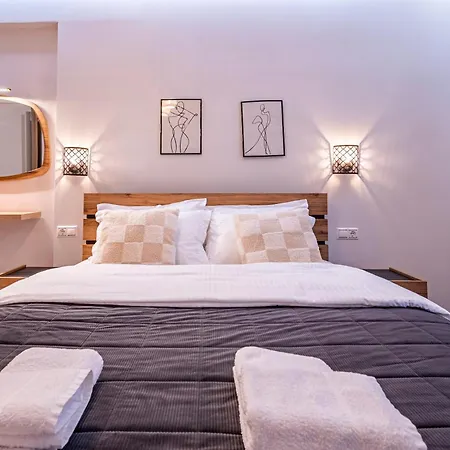 Ellywood 테살로니키