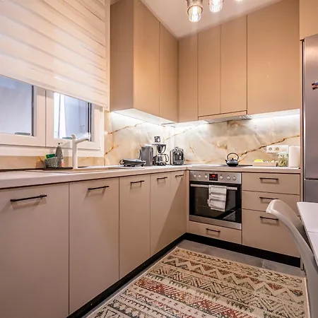 Ellywood 테살로니키